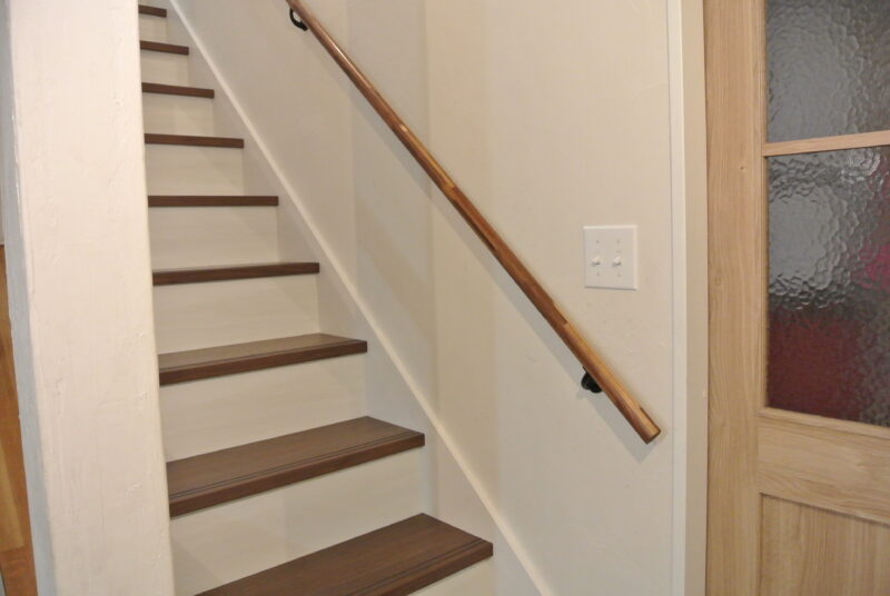 おしゃれな階段手すり ナチュラルでおしゃれな階段手すりの実例紹介 ローコストハウス Lifeログ