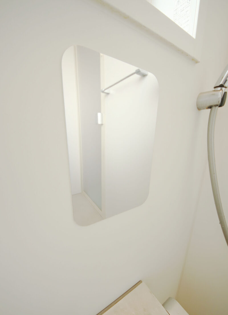 お風呂の鏡は必要 不要 鏡の水アカ対策を考える Web内覧会 浴室編 ローコストハウス Lifeログ
