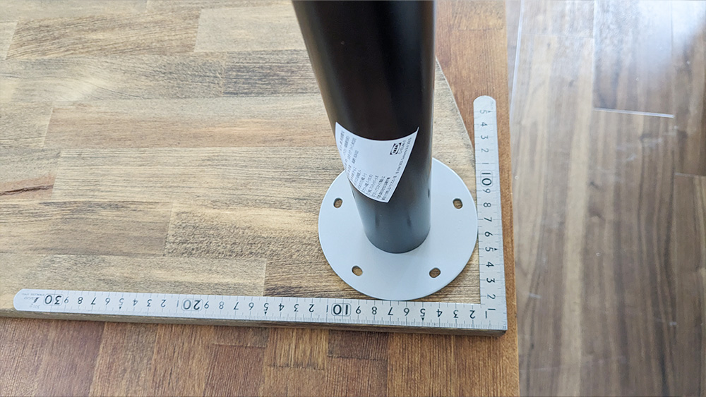 IKEAのテーブル脚OLOVを付ける位置　差し金を使用
